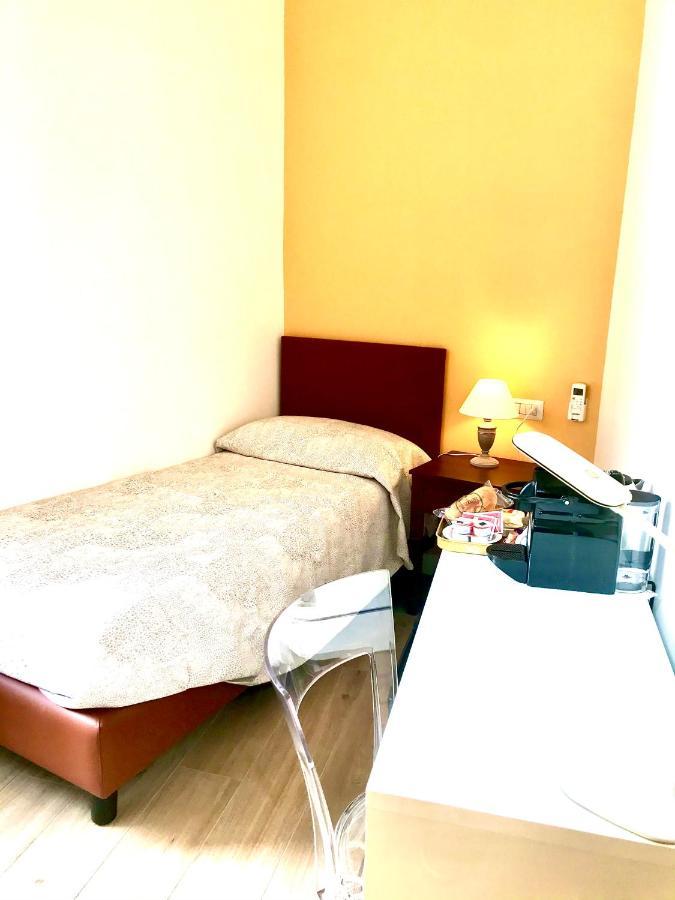Agora Singola Con Bagno Privato Adiacente Bed & Breakfast Napoli Ngoại thất bức ảnh