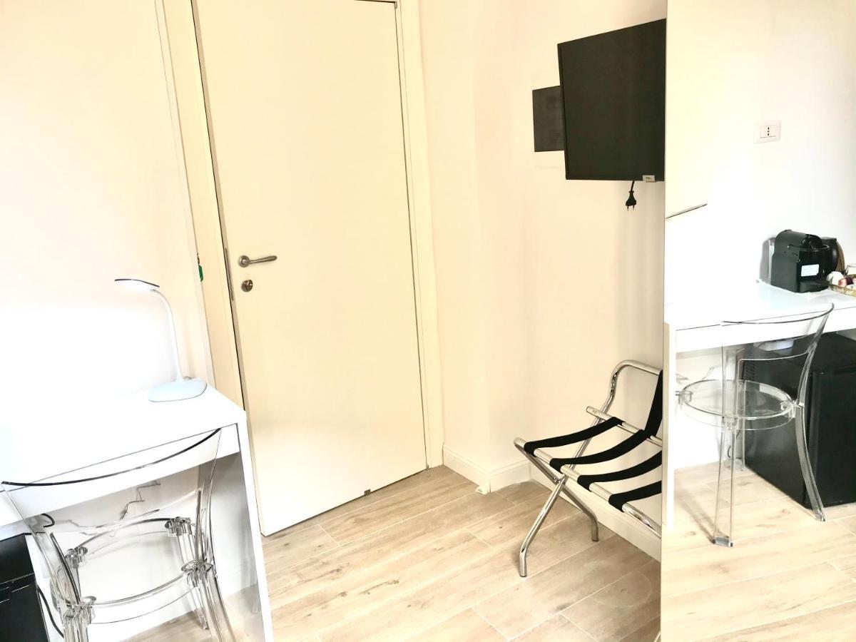 Agora Singola Con Bagno Privato Adiacente Bed & Breakfast Napoli Ngoại thất bức ảnh